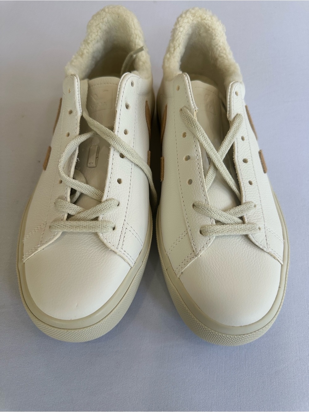 Veja Chrome Free leather Sneakers Lace up w/Tan V Logo and Faux Fur Lining 8/10 - Picture 8 of 16